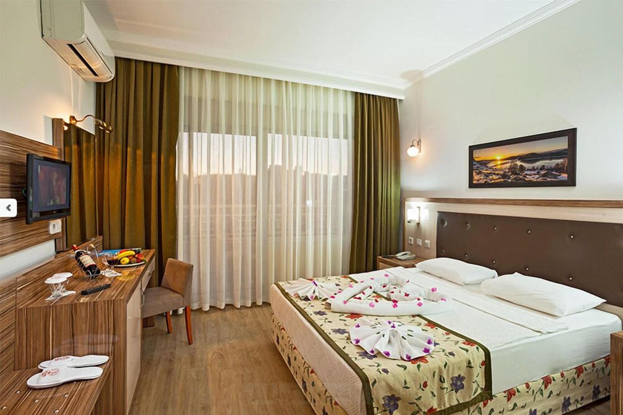 Venus Hotel Side Bagian luar foto