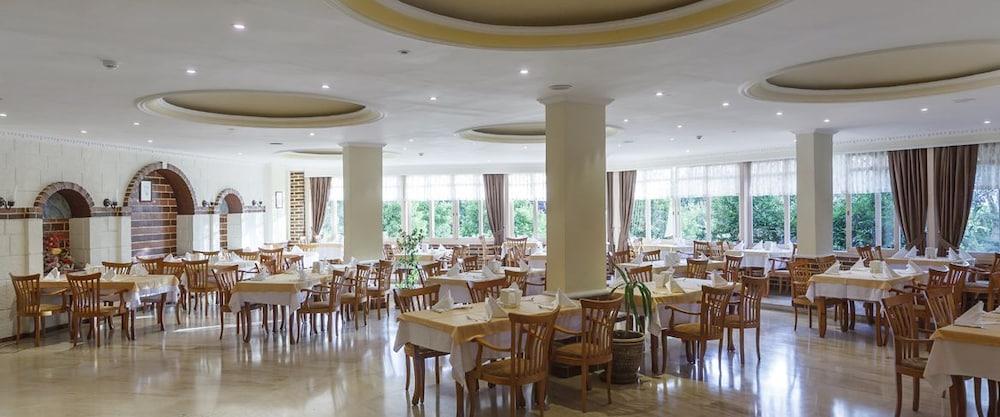 Venus Hotel Side Bagian luar foto