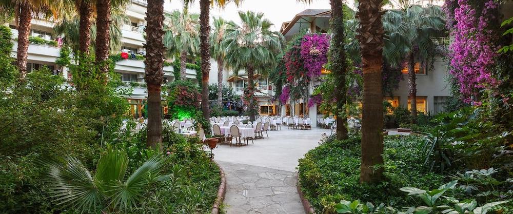 Venus Hotel Side Bagian luar foto