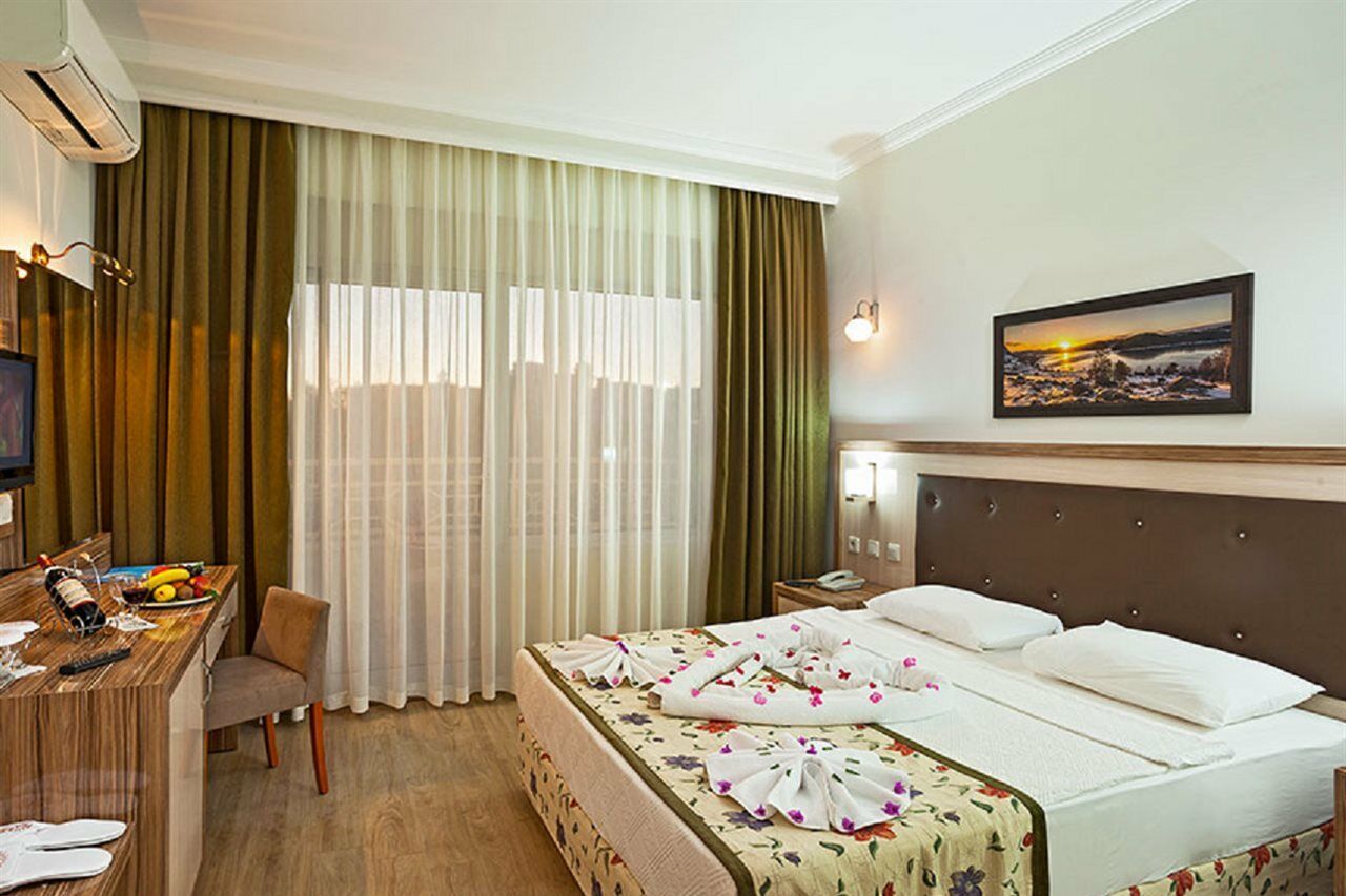 Venus Hotel Side Bagian luar foto