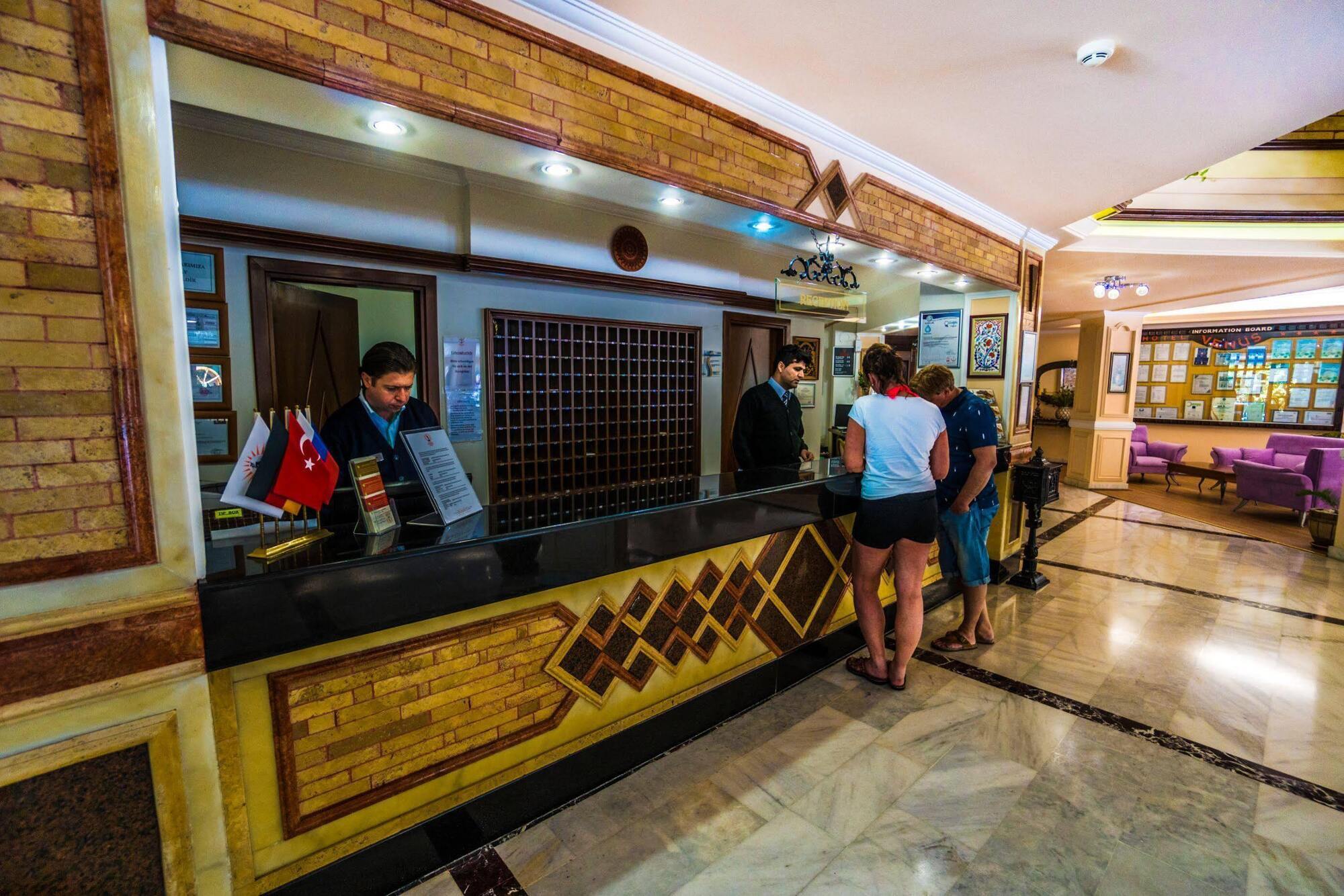 Venus Hotel Side Bagian luar foto