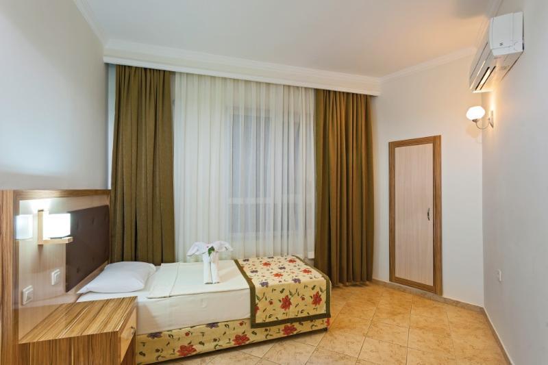 Venus Hotel Side Bagian luar foto